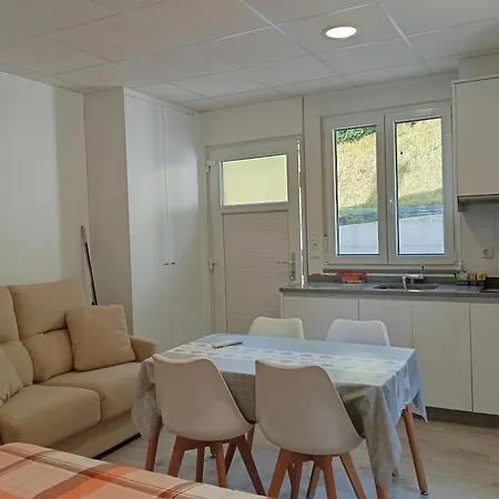 아파트 Apartamentos Nemina Nemiña