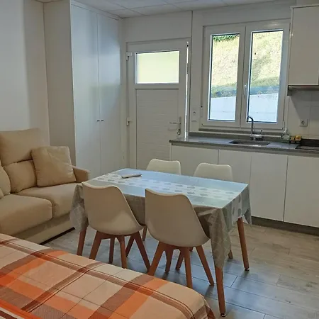 아파트 Apartamentos Nemina Nemiña
