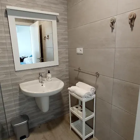 아파트 Apartamentos Nemina Nemiña